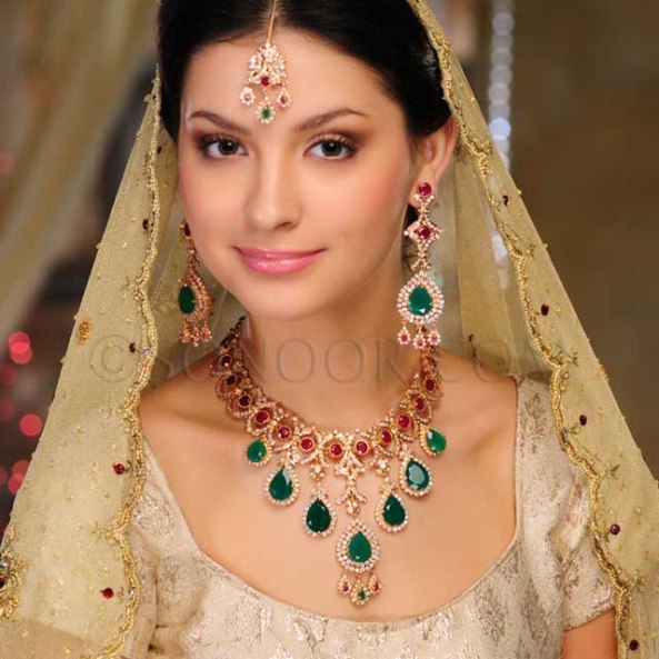 bridal-gold-jewellery-sets-indian