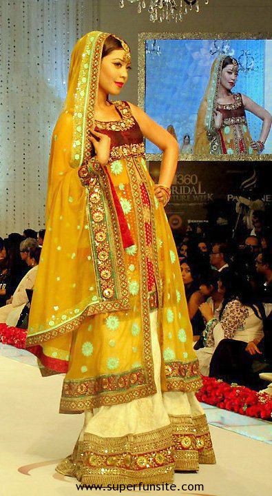 Bridal-Mehndi-Dresses-Designs-2013-25