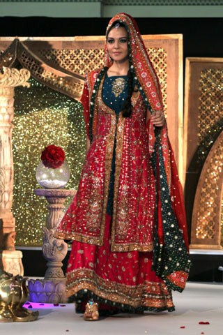 Exclusive-Pakistani-Bridal-Dresses-2014-For-Girls-14