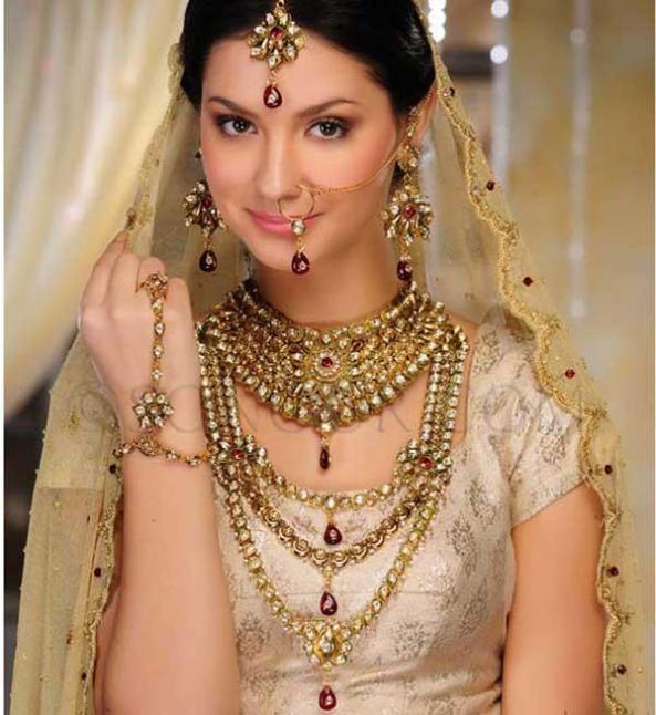 Latest-Gold-Jewellery-Sets-Designs-for-Bridal-2014-2015