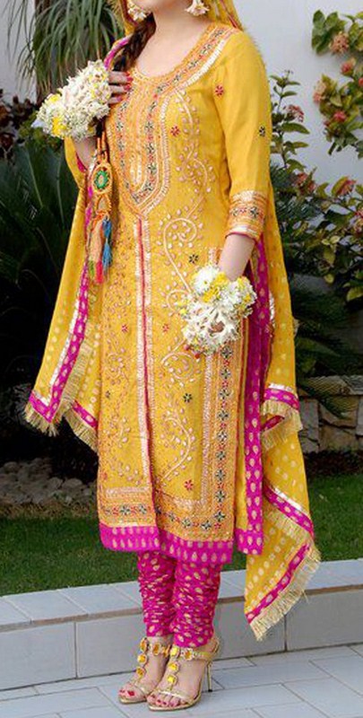 Mehndi-Dresses-of-Pakistan-3
