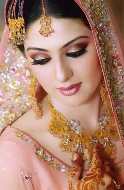 Pakistani bridal make-up.2012 (1)