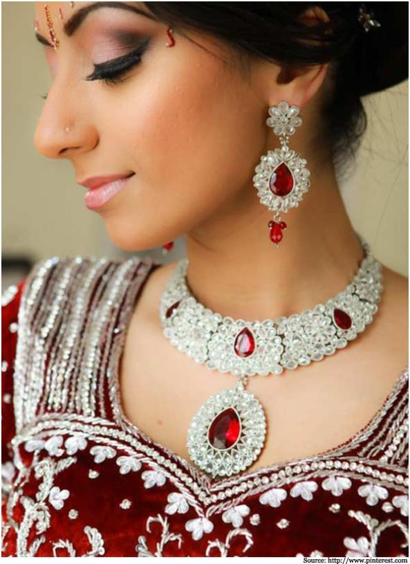 red-indian-wedding-bridal-jewelry